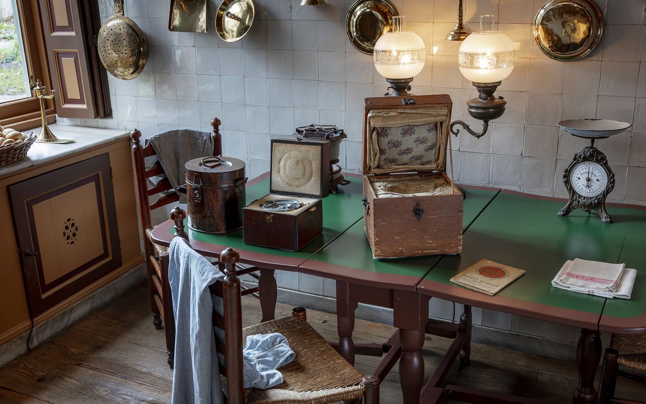Keukentafel met hooikisten - 2026