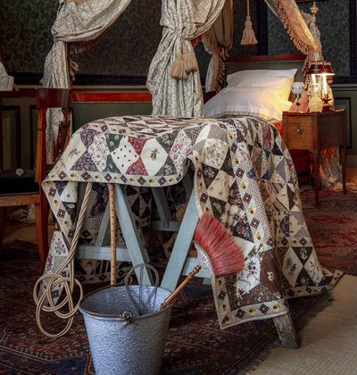 Peter den Ouden - Slaapkamer met quilt - 2026
