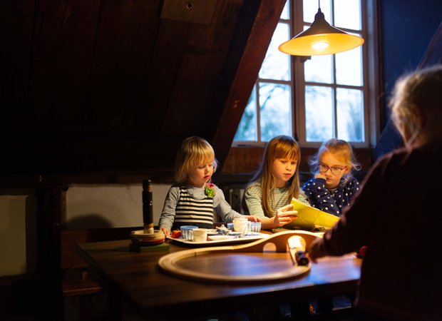 Tomas Mutsaers - Speelhoek op de speelgoedzolder - 2024