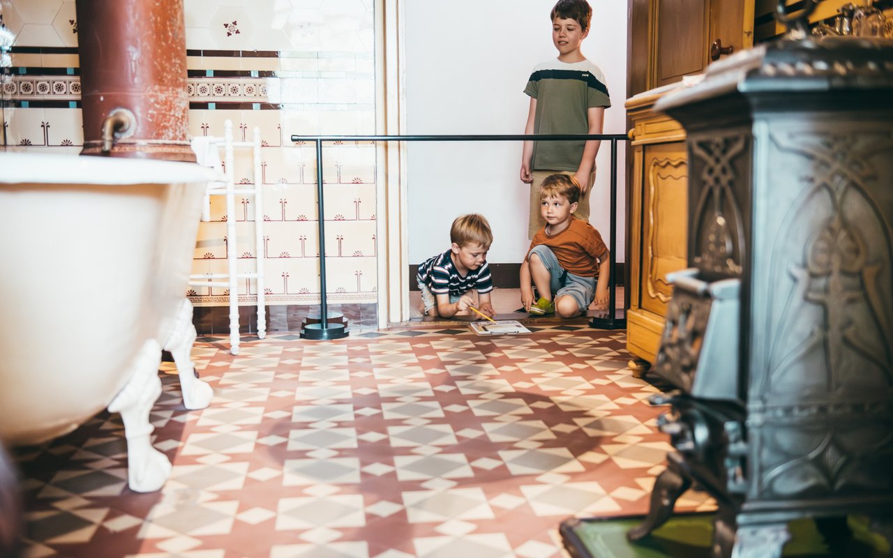 Lizzy van Leeuwen - Badkamer in Huis Van Gijn - 2024
