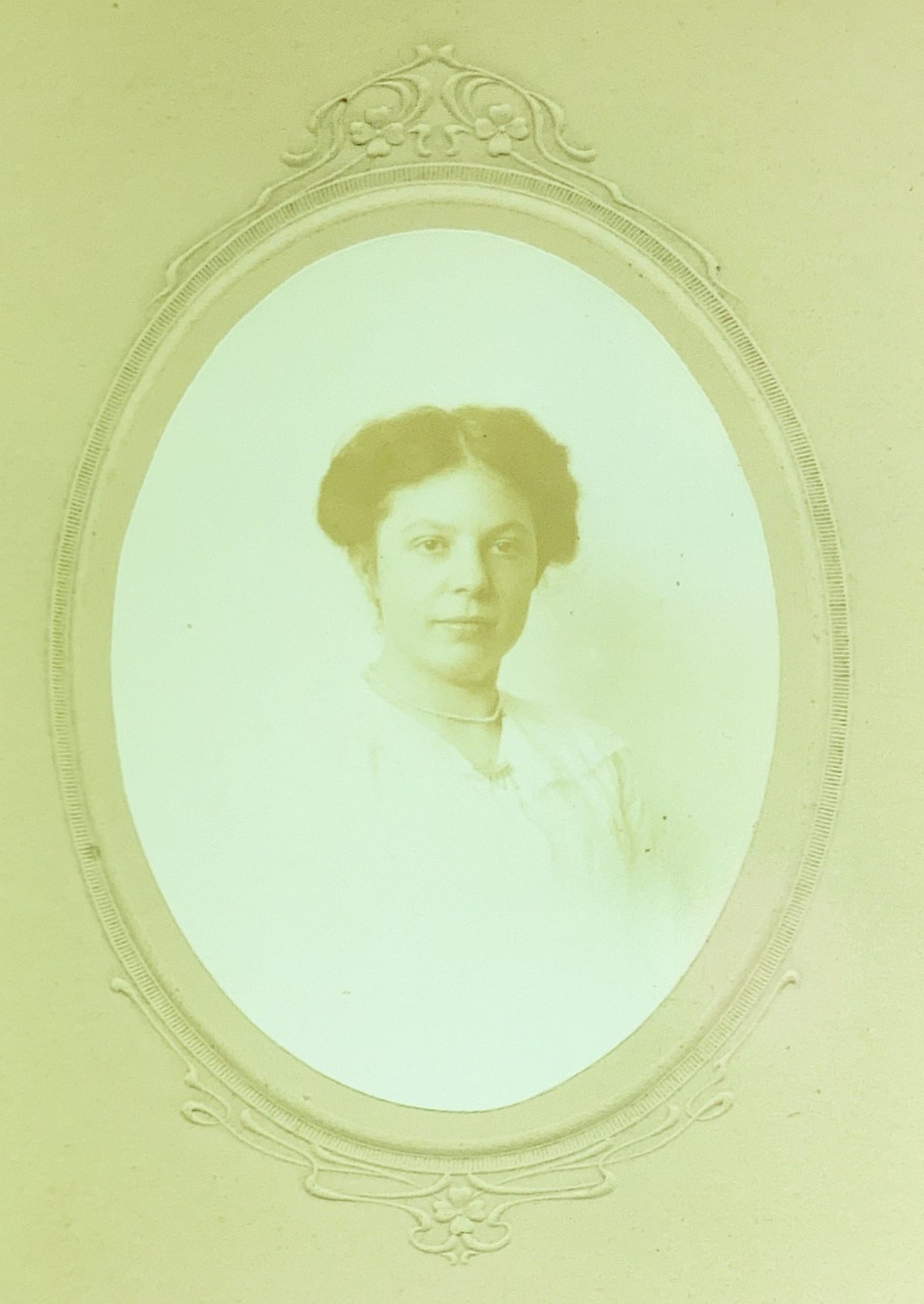 H.J. Tollens - Portret van Adriana van Ardenne - ca. 1925 H.J. Tollens - Portret van Adriana van Ardenne - ca. 1925