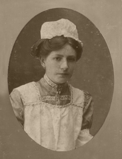 Portret onbekend dienstmeisje - ca.1915