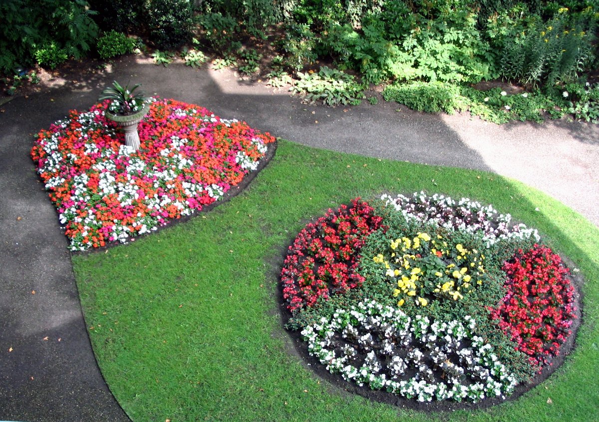 Mozaïekperken in de tuin - 2009