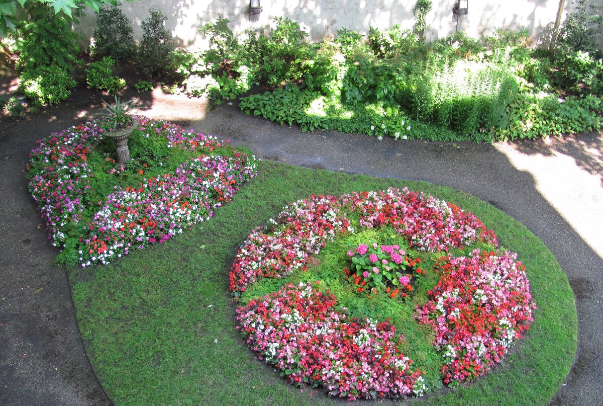 Mozaïekperken in de tuin - 2012